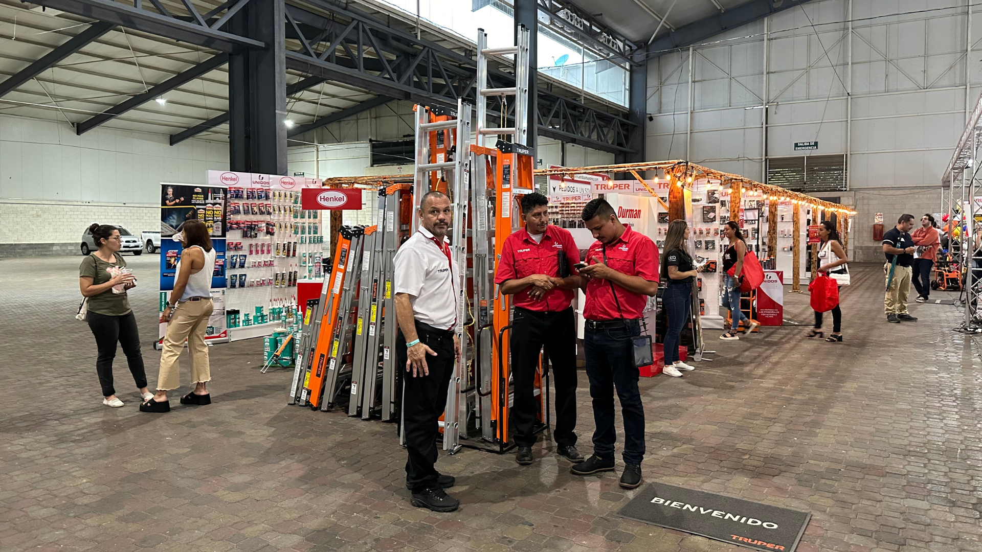 UNIDOS MAYOREO STAND 2